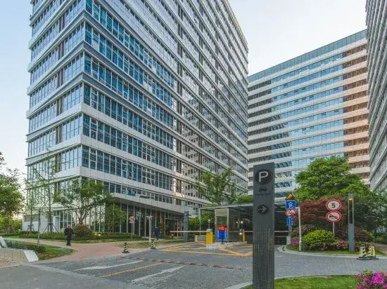 Warmhouse Apartment