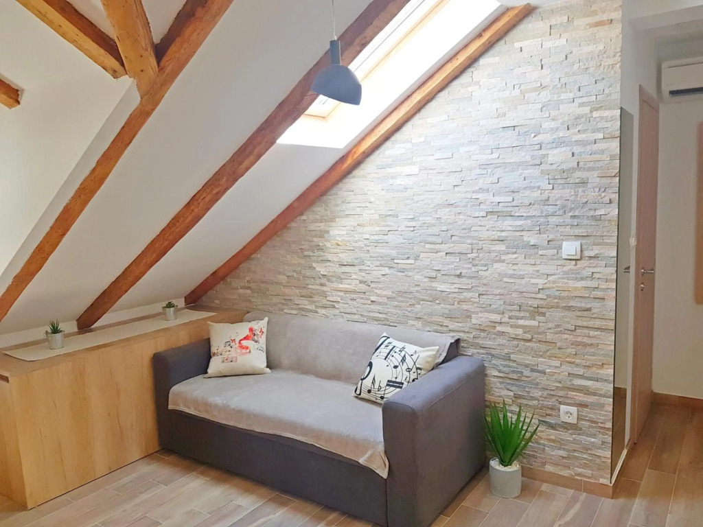 Attic Split apartment near city centre