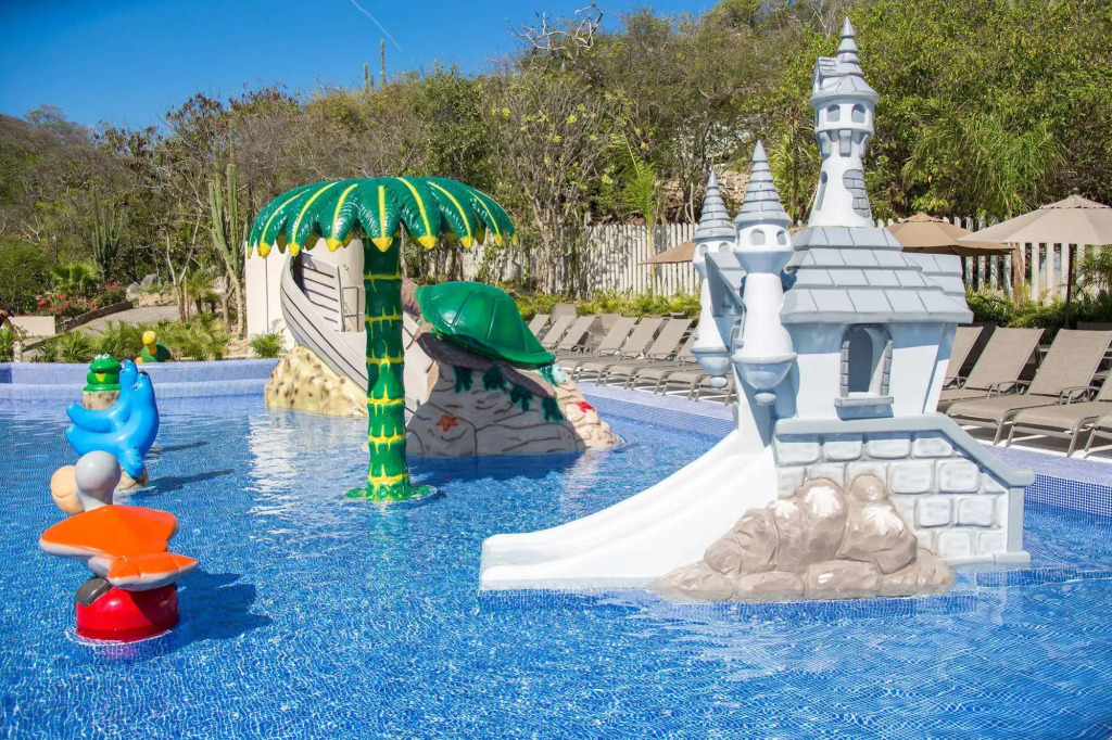 Coral Blue Huatulco All Inclusive