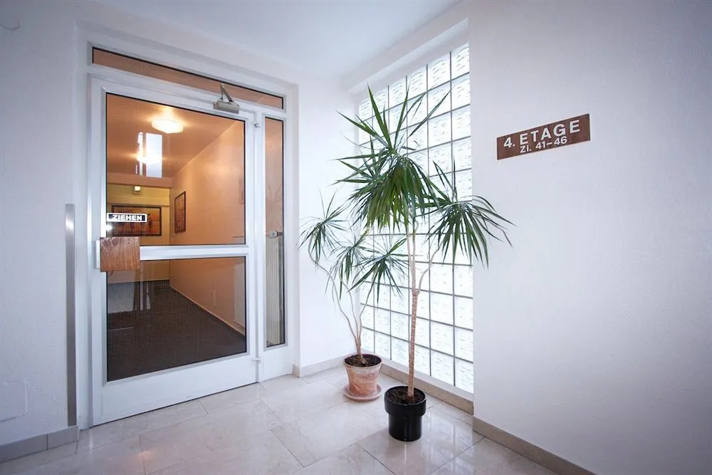 Falk Hotel