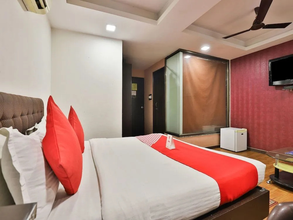 OYO 1635 Hotel Dash Continental