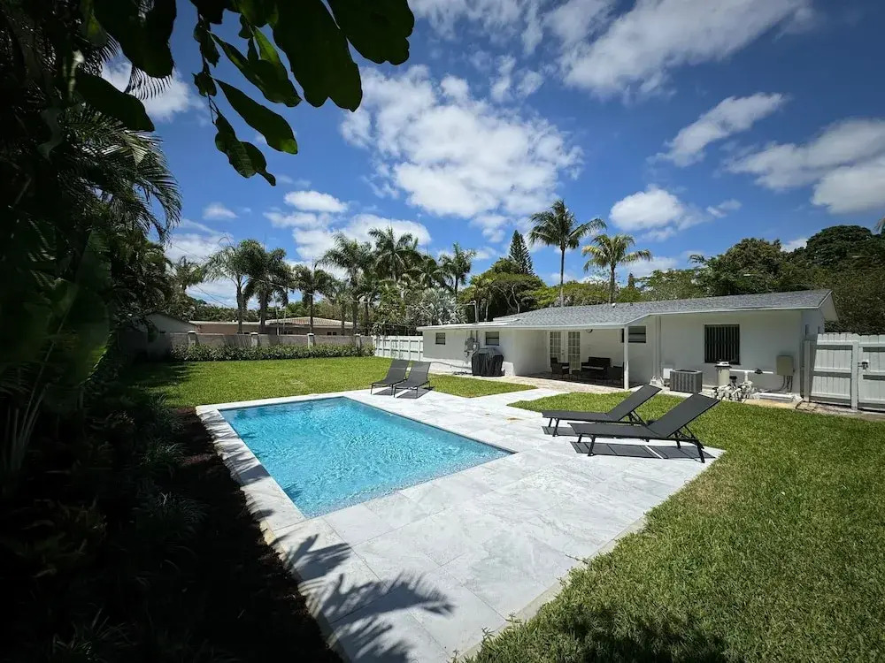Spacious 3BR Home 2 Baths Amazing Pool Area