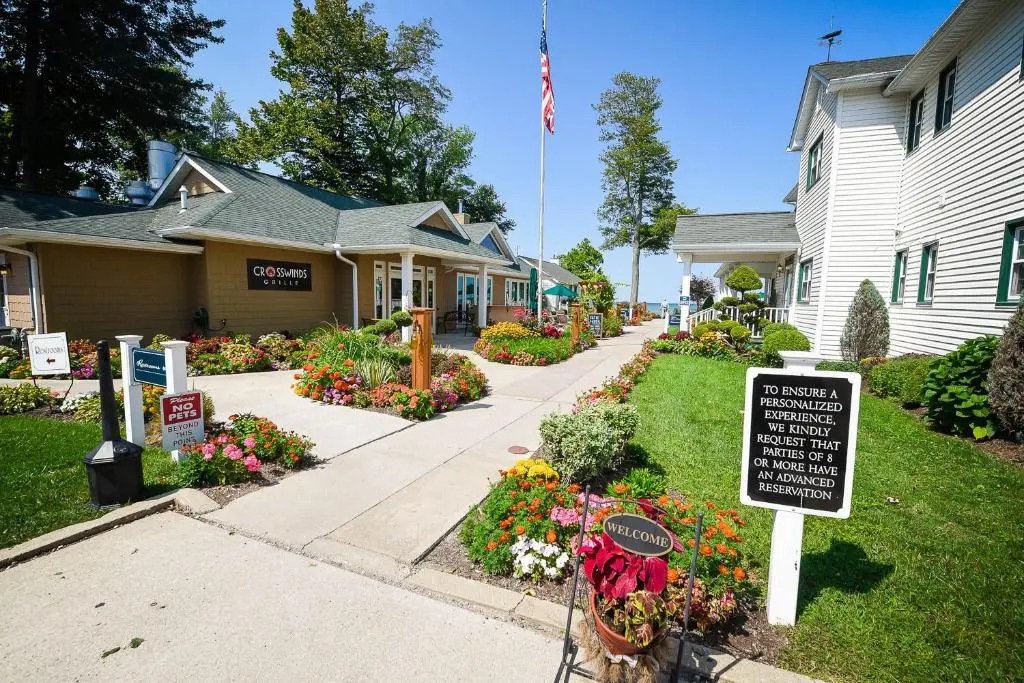 The Lakehouse Inn