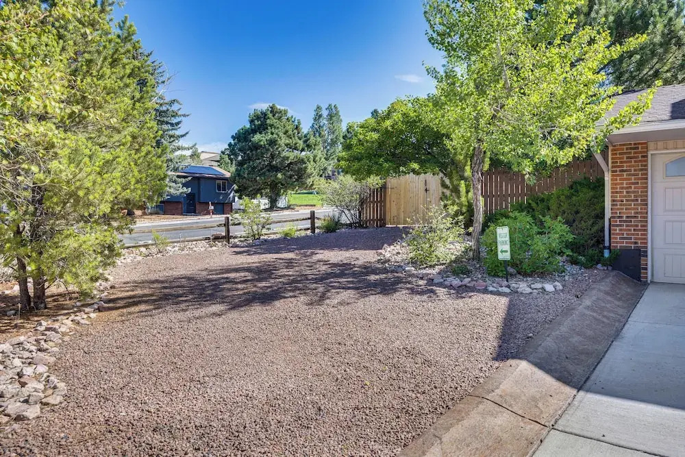 Hillside Place w/ Mountain Views ~ 8 Mi to Dtwn!