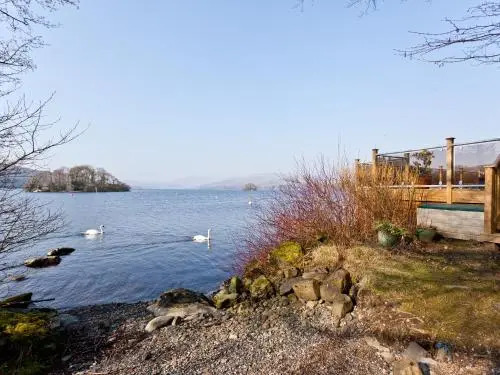 Lodge on the Lake