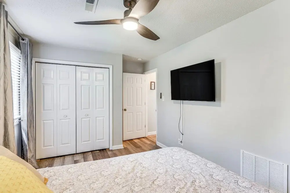 Pet friendly Charlotte Home w Deck Near Uptown