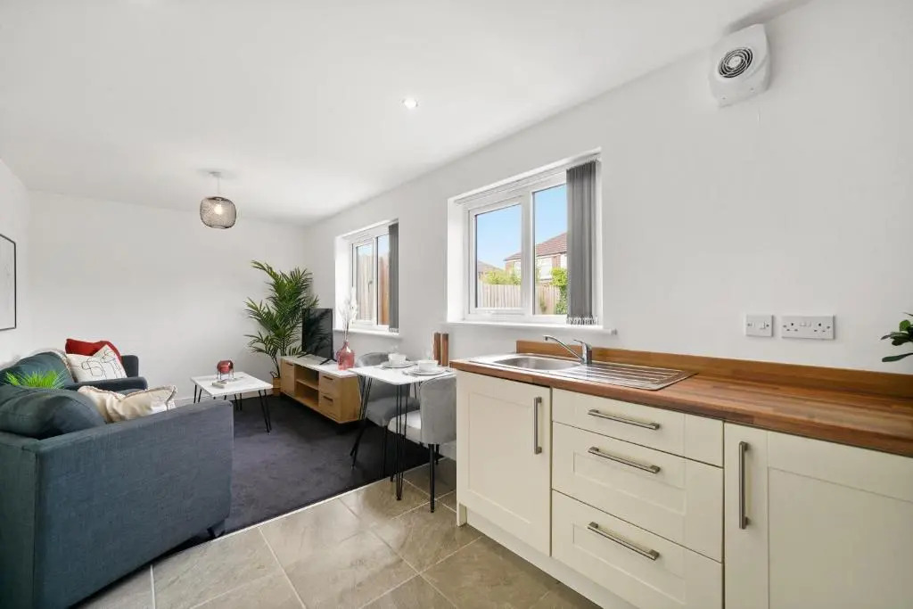 1 Sarah House by Truestays - 2 Bedroom Apartment - FREE Wifi & Parking