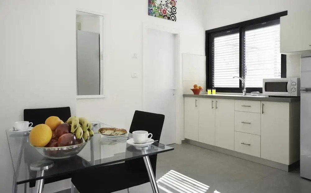 Talpiot Garden Studios by Loui