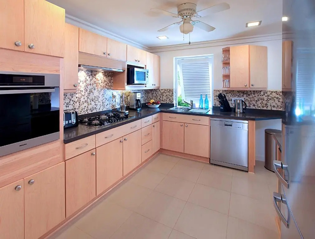 Coconut Grove 8 Luxury Villa by Island Villas