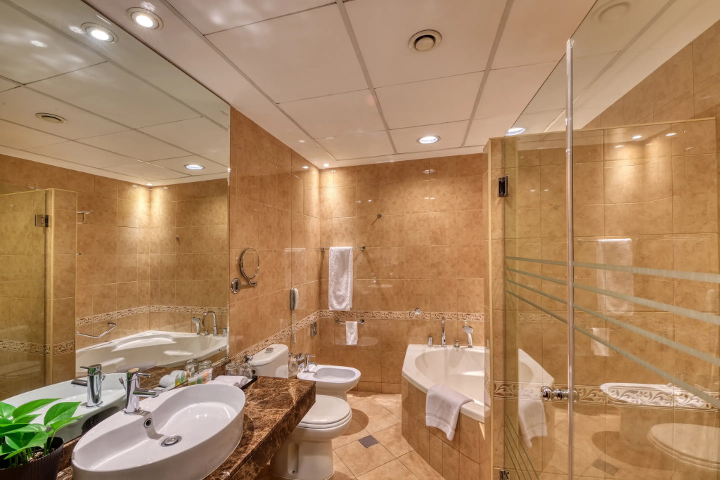 Majestic City Retreat Hotel
