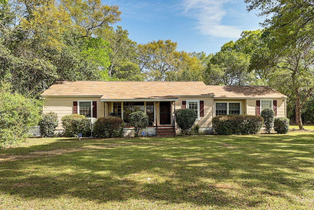 Spacious Retreat, 2 Miles to Tuskegee University