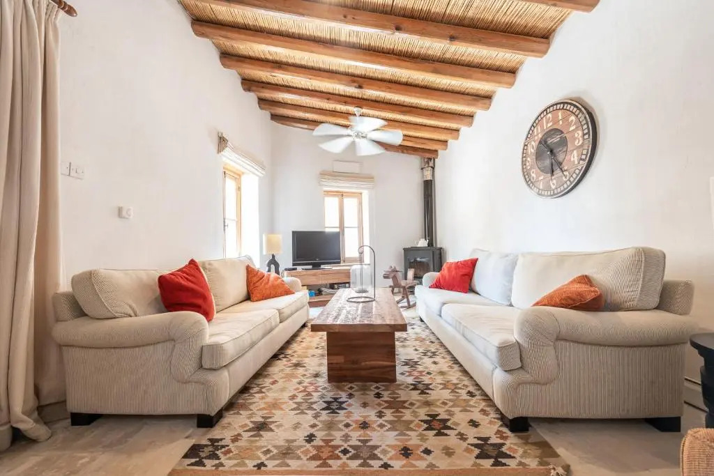 The Carob Tree Villa - Rustic Luxury Home With Access To Pool And Restaurant