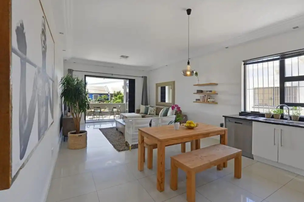 Modern 2-bed Green Point Haven Stylish Central