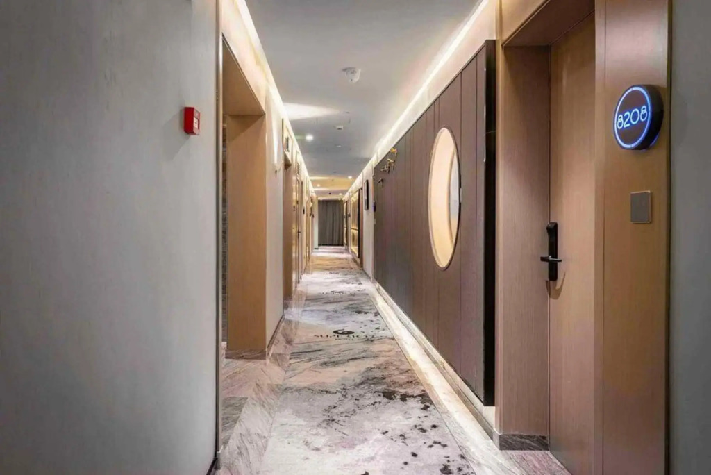 Superior Hotel (Jiaxing Yaohan Shopping Mall Area)