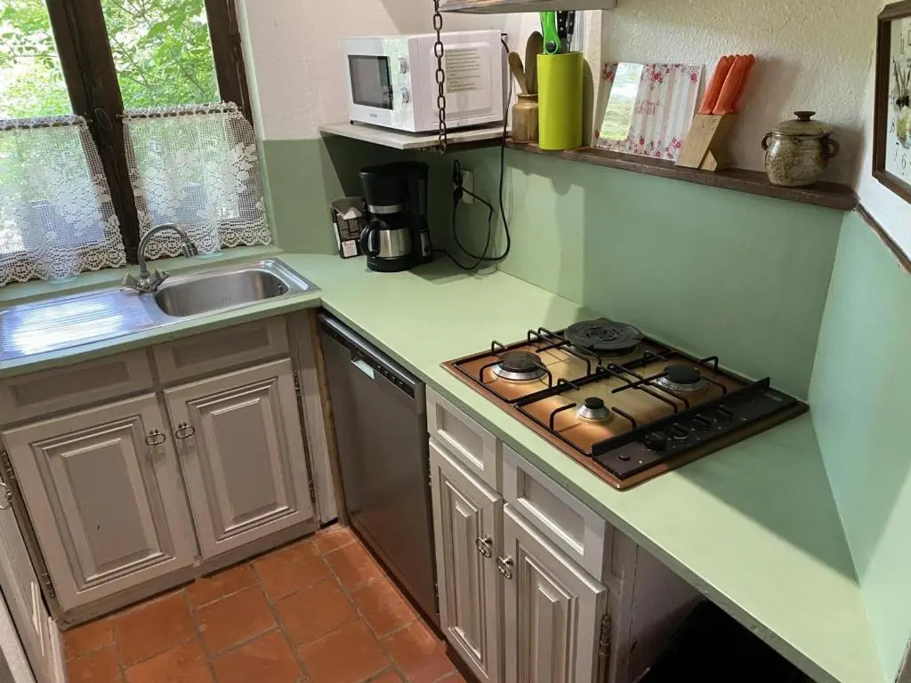 Gîte confortable avec parc boisé, activités familiales et équipements modernes près de la Loire - FR-1-381-470