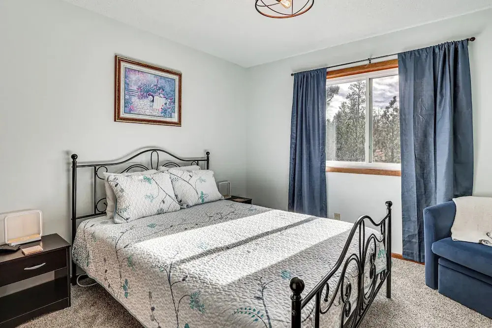 Scenic & Serene Rapid City Getaway on 1 1/2 Acres!