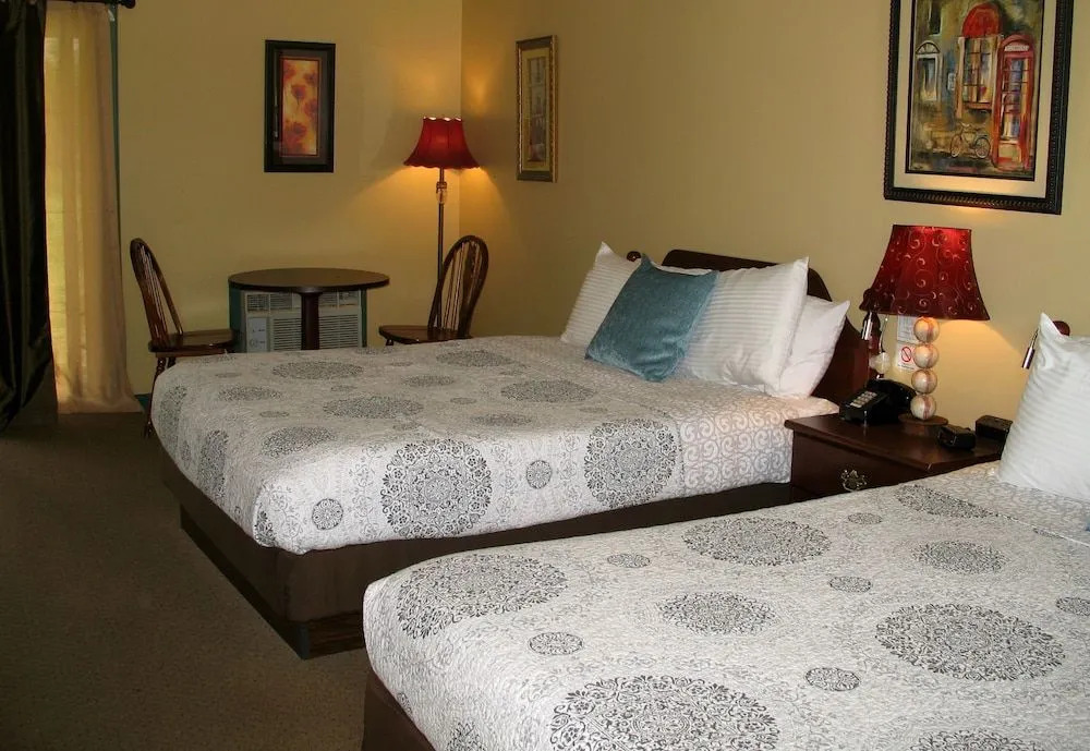 The Meadowlark Inn