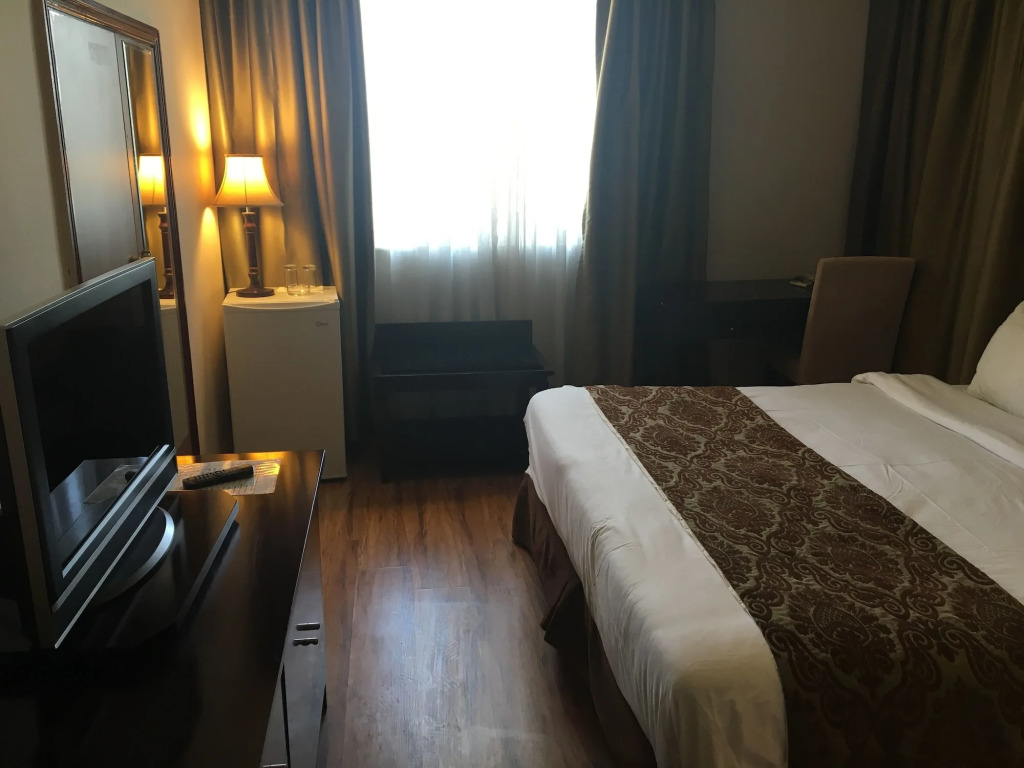 Shepherd Hotel