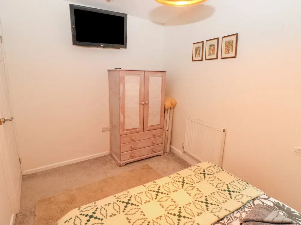 Apartment 4