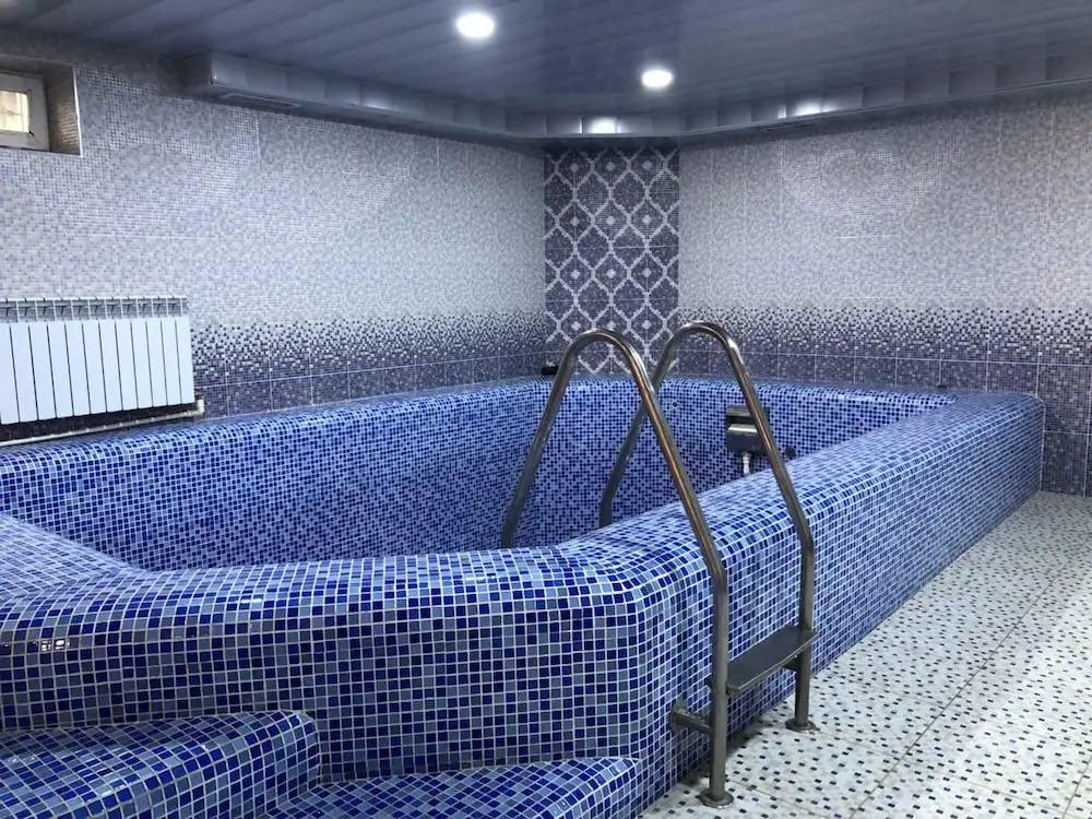 Gonzo Crib