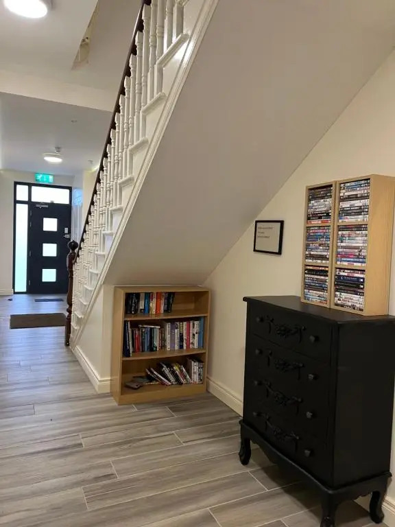 7 Heaven Apartments