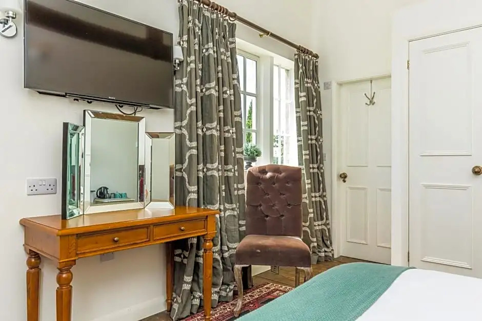 Tailor Room 2