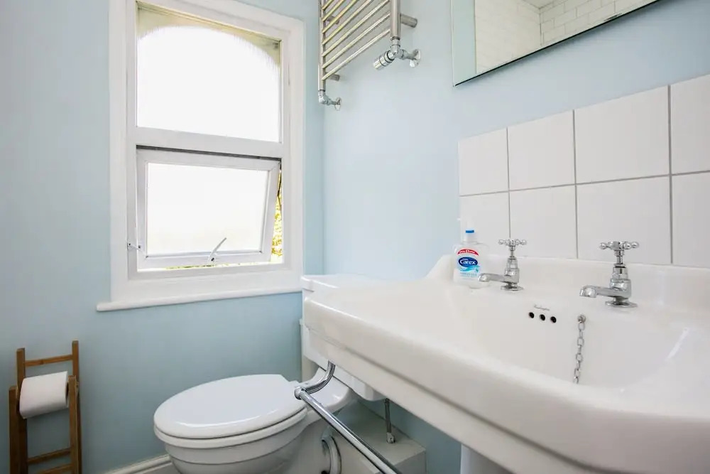Spacious 4 Bedroom Home In Finsbury Park