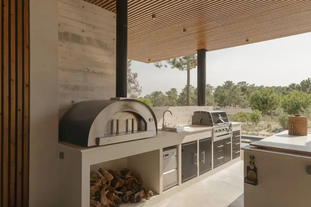 CL M Villa Retreat by Cadenzalux
