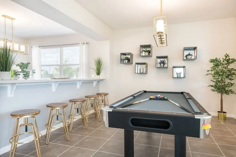 Luxury 9 Bedrooms Home With Games Room Home