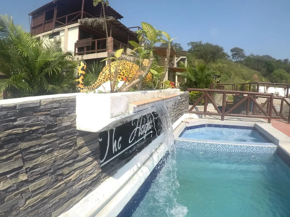 The Heights in Montañita