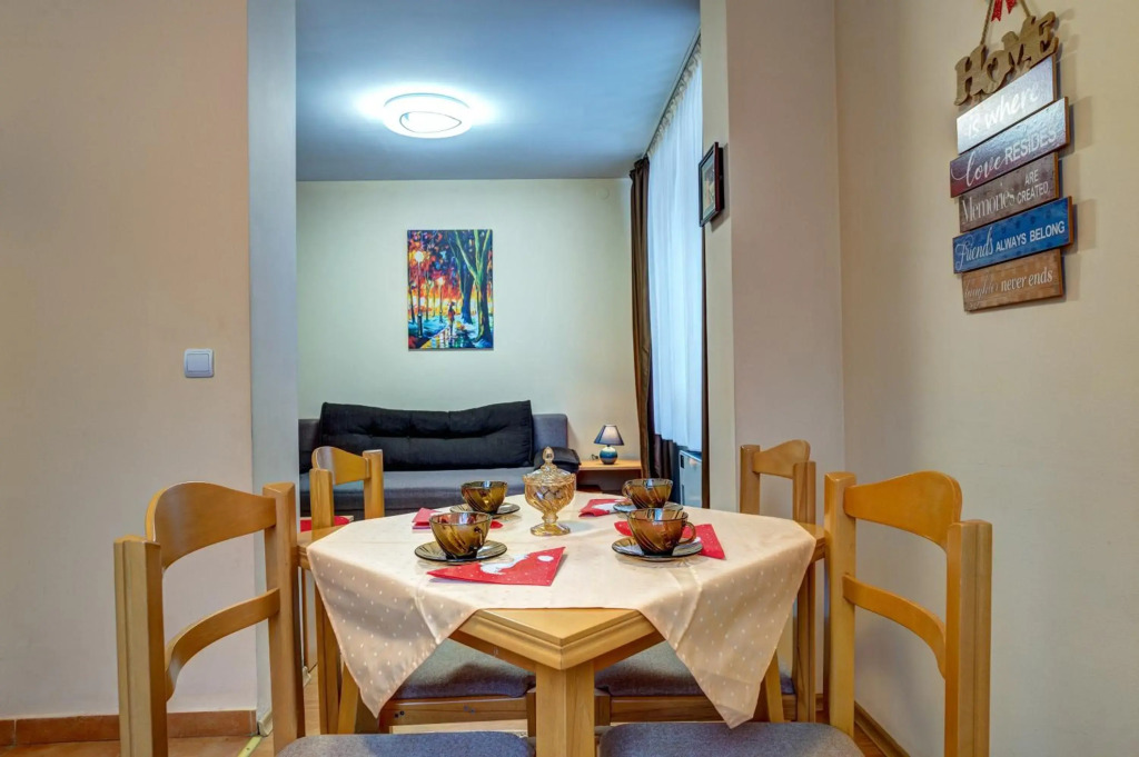 *Cozy and Cute* 1BD Apartment in The Castle Complex