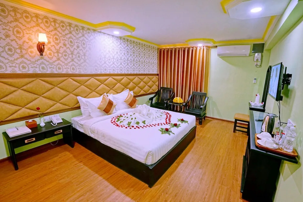 Royal Ruby Hotel