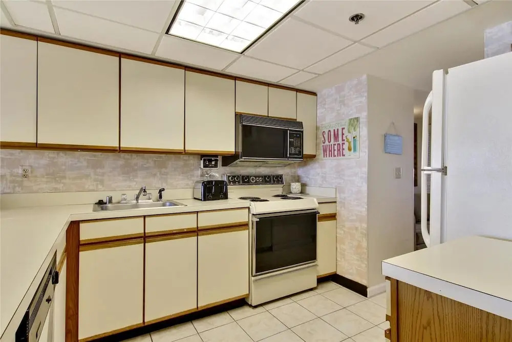 Henlopen Unit 815 by Long & Foster