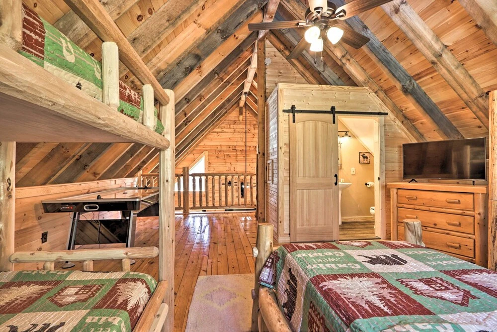 1 Mi to Dtwn Gatlinburg: Cabin w/ Game Room