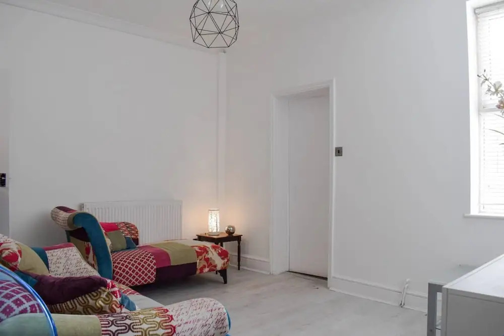 Refurbished 2 Bedroom Victorian Cottage In Royal Docks