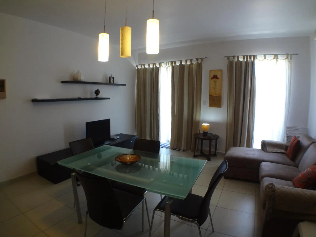 Eri Apartment E040