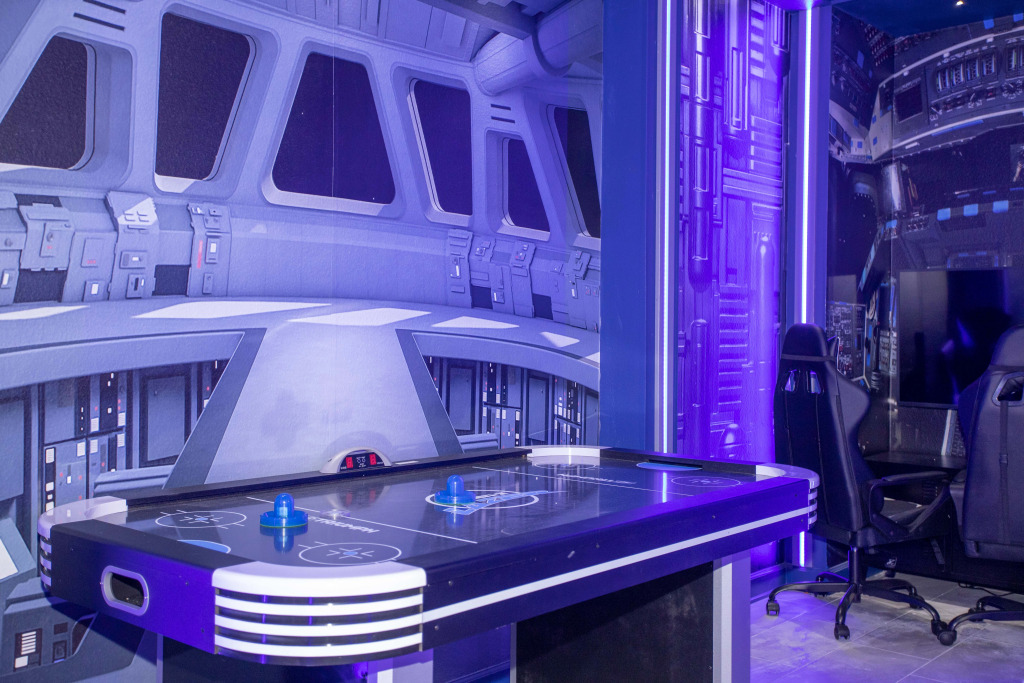 Super luxury home with cinema and game room near Disney