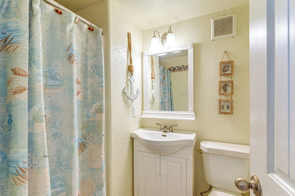 Daves Waves Pet-friendly Home in Surfside Beach