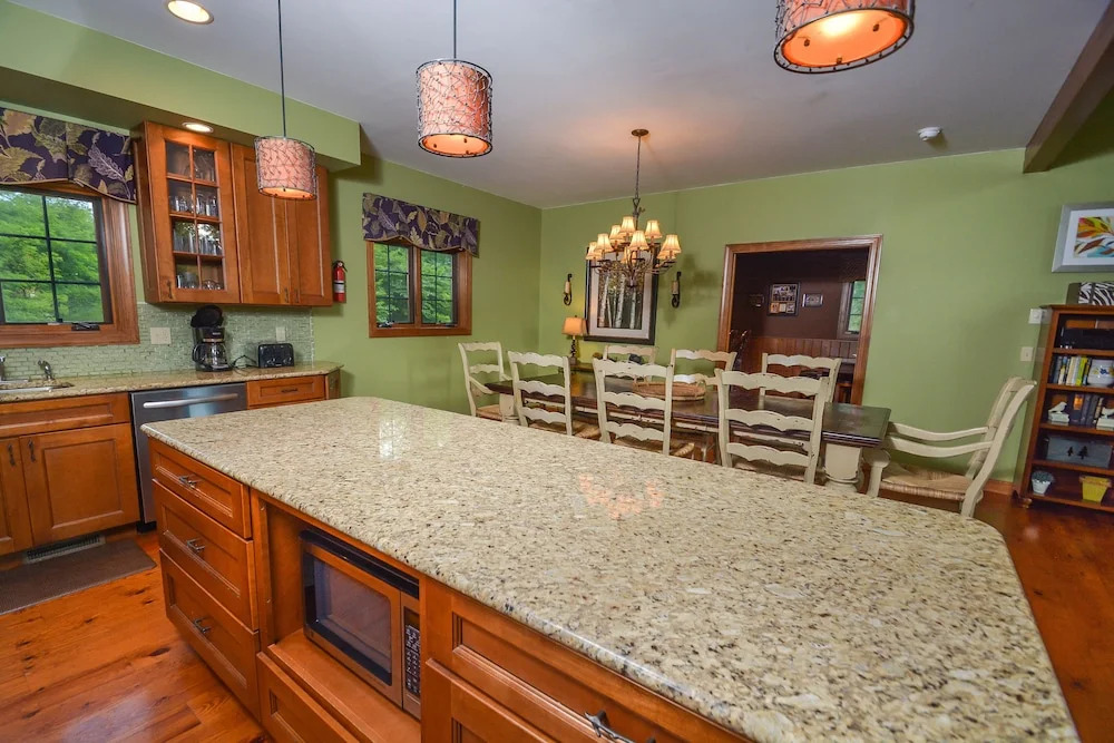 Mountainlair 5 Bedroom House