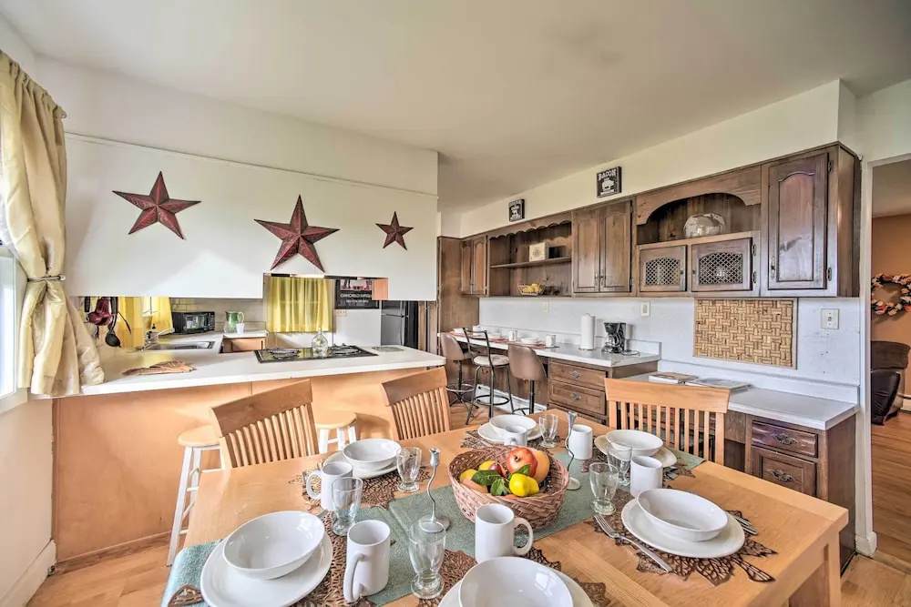 Albany Home w/ Fenced Yard & Patio - Pets Welcome!