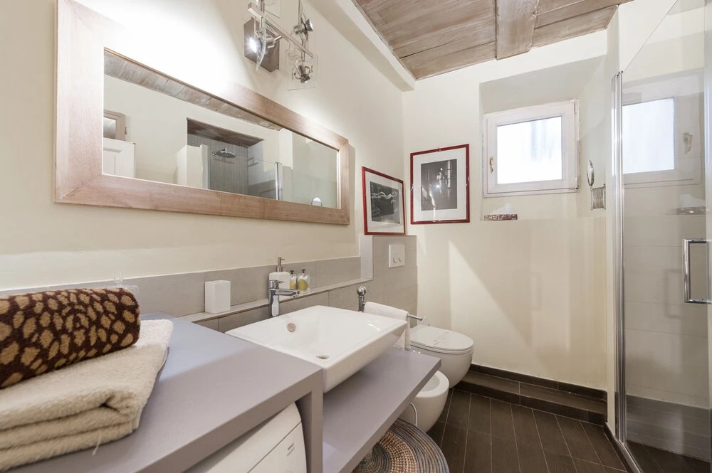 Short-let Florence Charming Suite