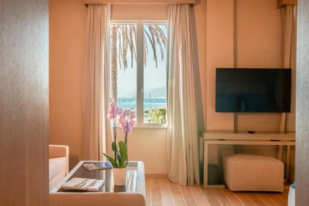 Miramare Suites