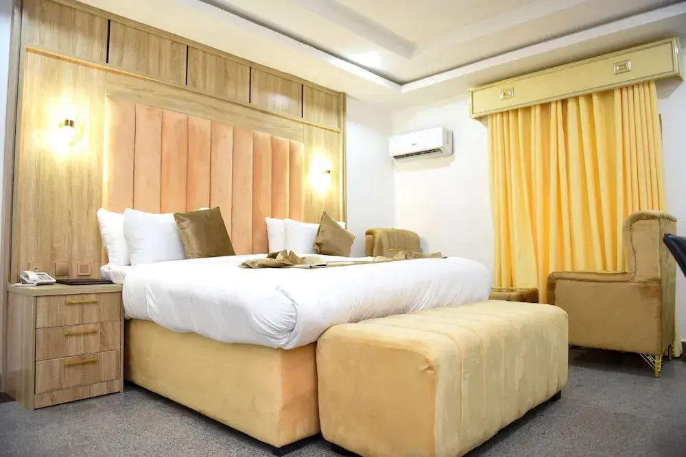 Immaculate Excellence Luxury Hotel