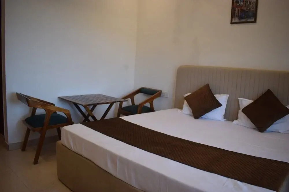 Sarins Mistville 4BHK Villa Mall Road