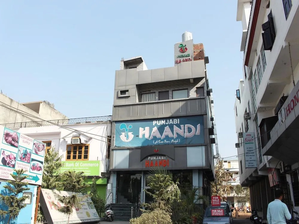 OYO 3956 Home Stay Punjabi Handi
