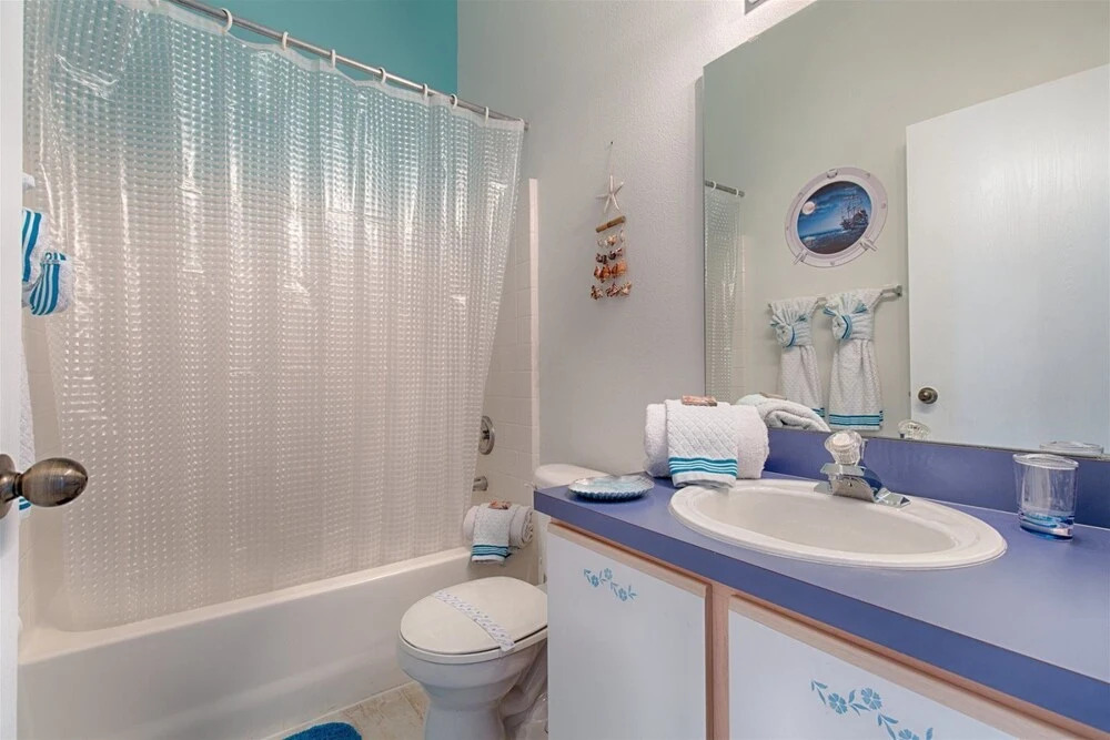 Newly Refurbished 4 bed With Themed Children`s Rooms With Free Pool Heat