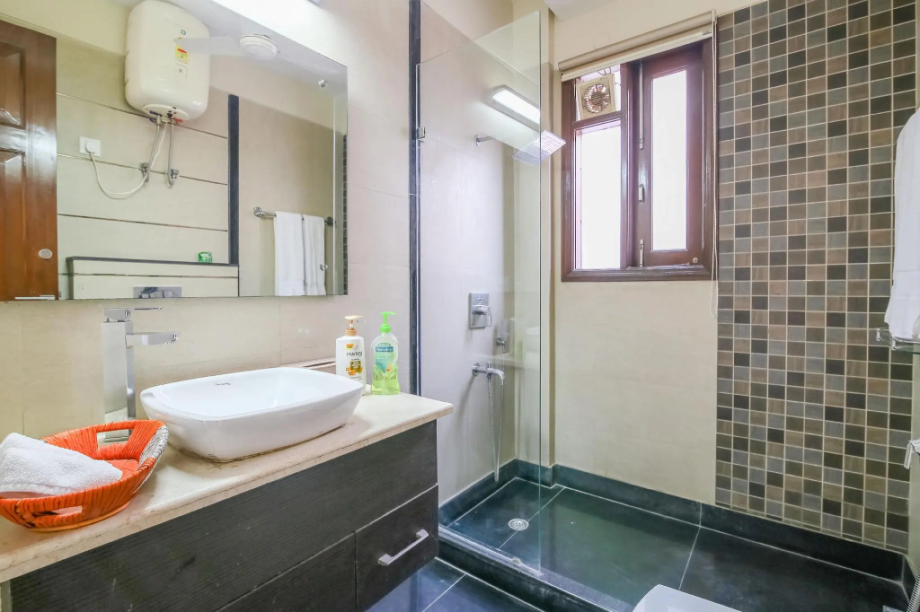 Hostie Sarvada-3 BR Apt, South Delhi GK-2