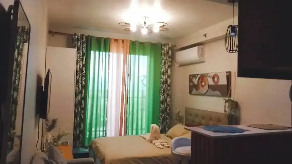 Studio w pool, mountain city view Mactan airport
