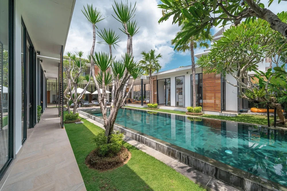 Villa Vida Mira - Elegant 4BR Beachside Villa in Canggu