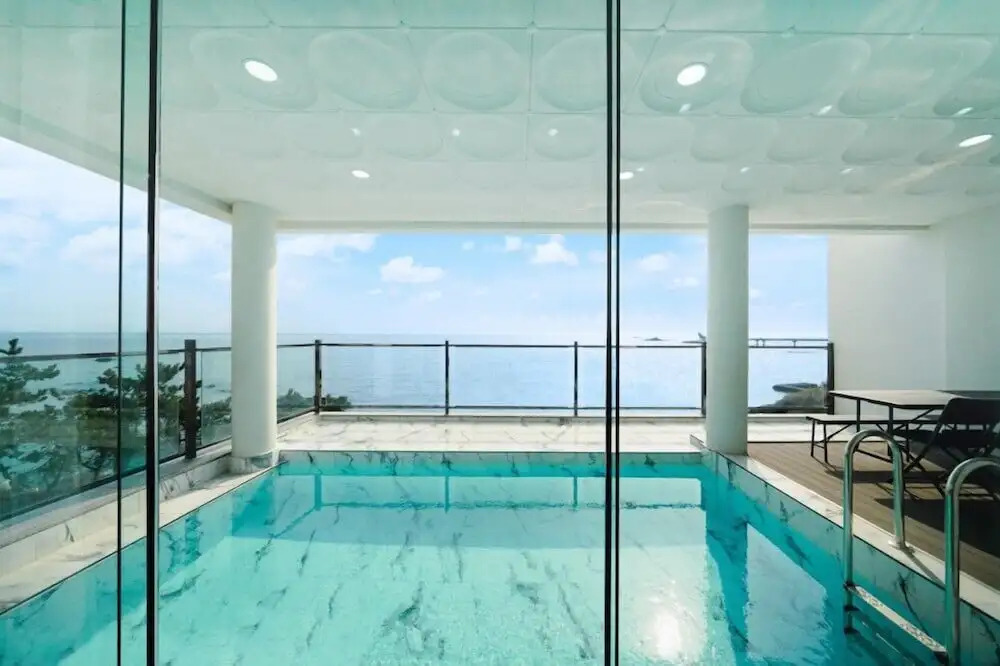 ON Pool Villa
